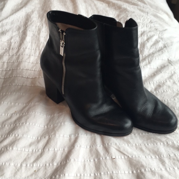Michael Kors Black heeled bootie - Picture 1 of 5
